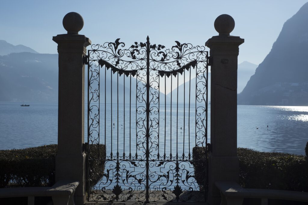 cantilever sliding gate